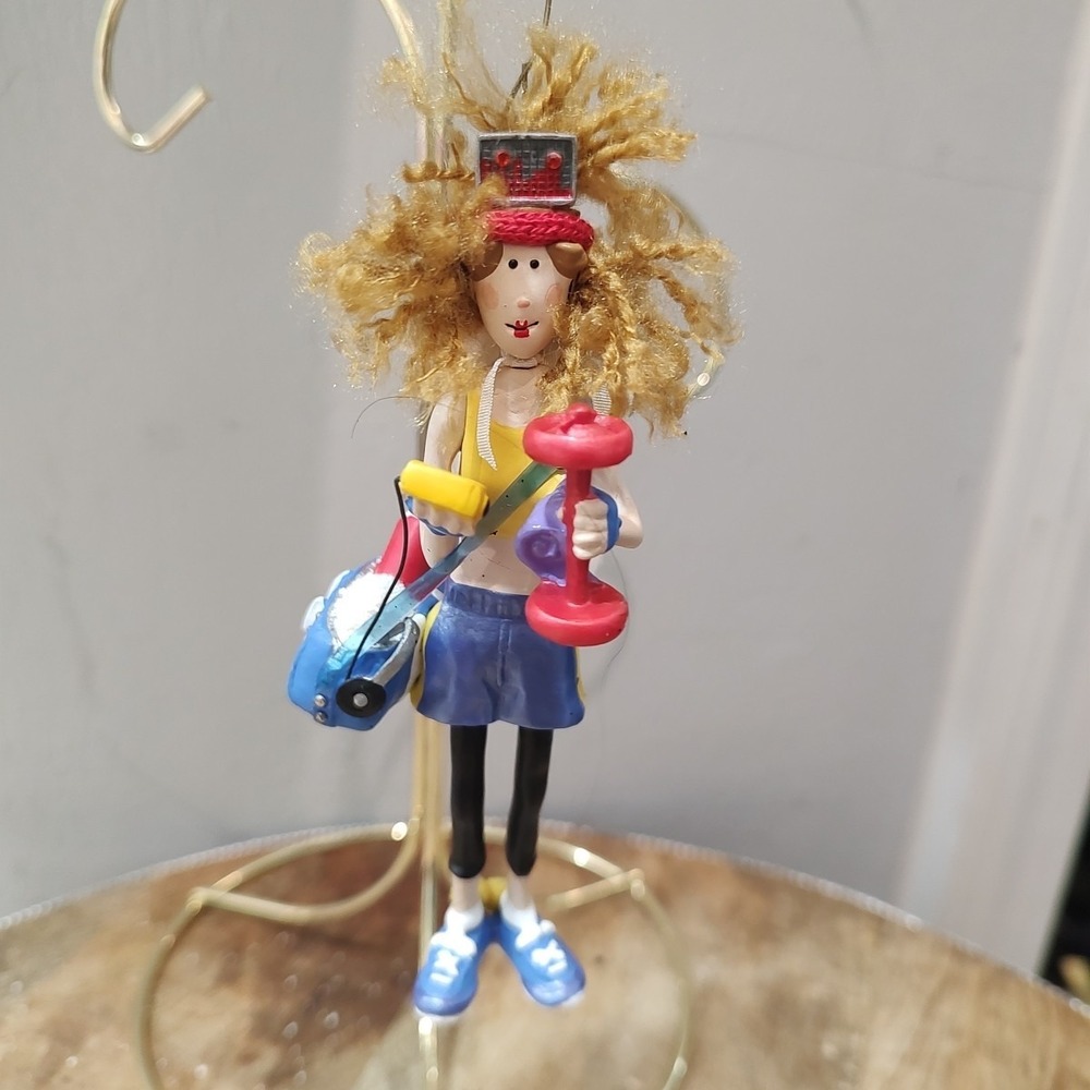 HALLMARK KEEPSAKE  2004‎ QUEEN FITNESS CHRISTMAS ORNAMENT Gym Bag Walkman Weight